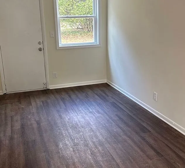 3921 Grand Ave — Photo 3