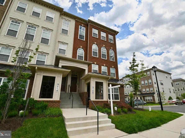 9710 Vang Dr, Lanham, MD 20706