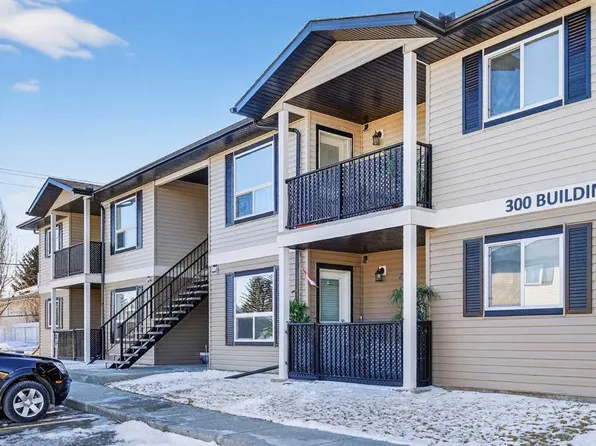 8 N Bayside Pl #302, Strathmore, AB T1P 0E1