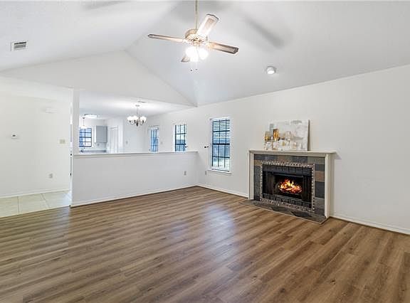 3rd image of 163 Walnut St