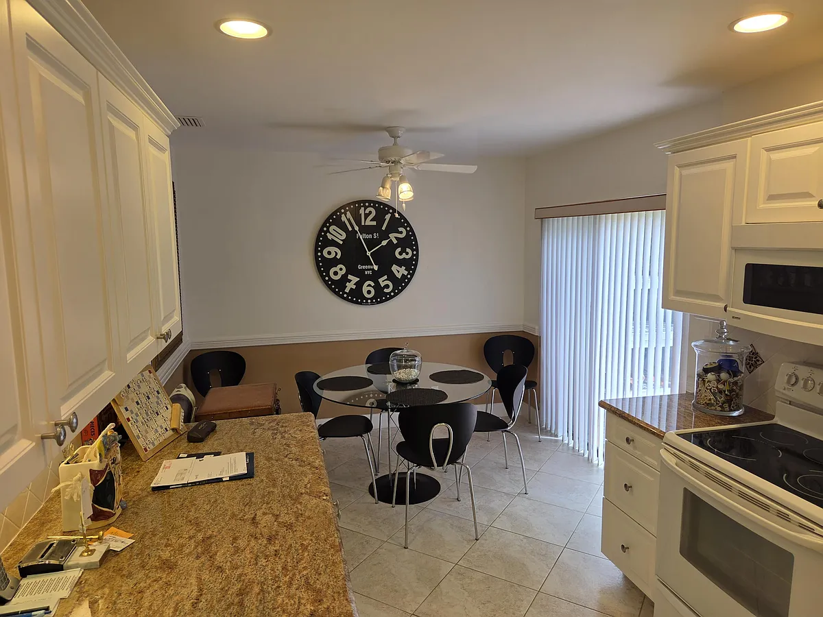 Building Photo - 61 Eastgate Dr #A