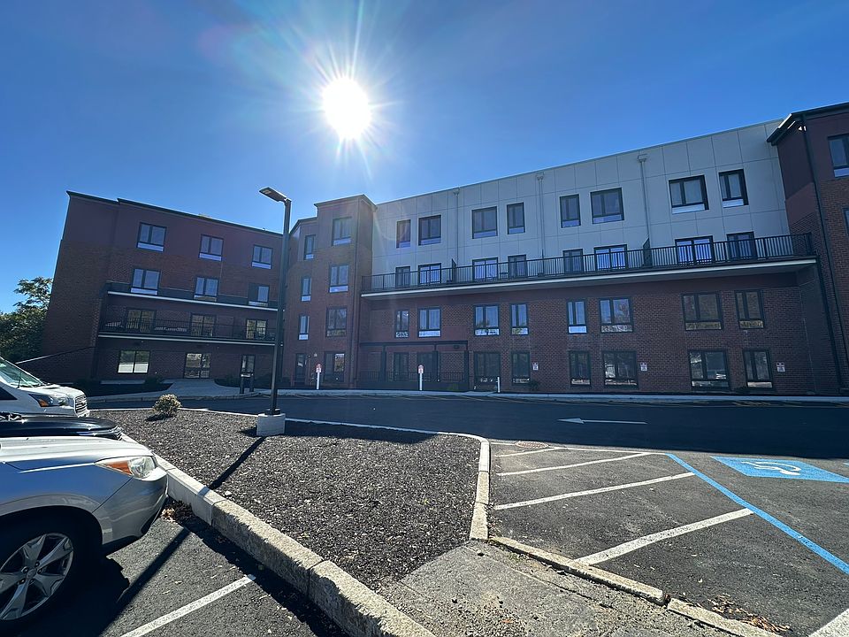1st image of 133 Salem St #403