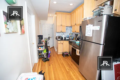 71 Thatcher St #302 Photo 1