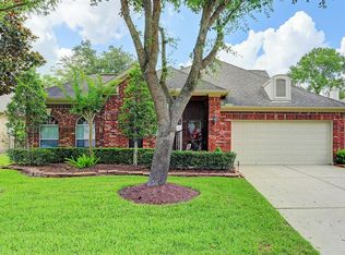 1503 S Primavera Dr, Pearland, TX 77581