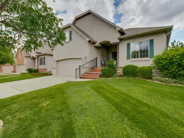 3138 N Lake Ridge Ct, Wichita, KS 67205