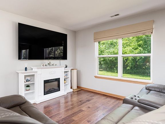5th image of 9006 Leicester Way