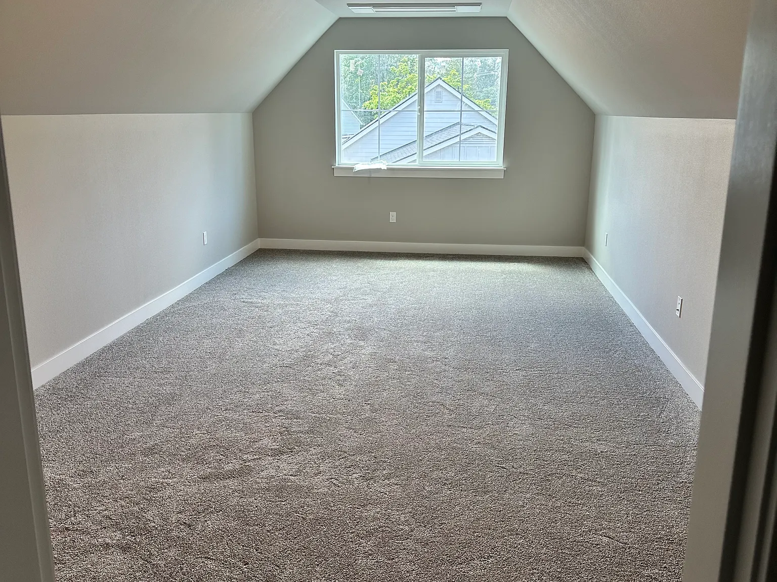 3 bed, 2.5 bath, 2114 sqft, $3,500 — Photo 4