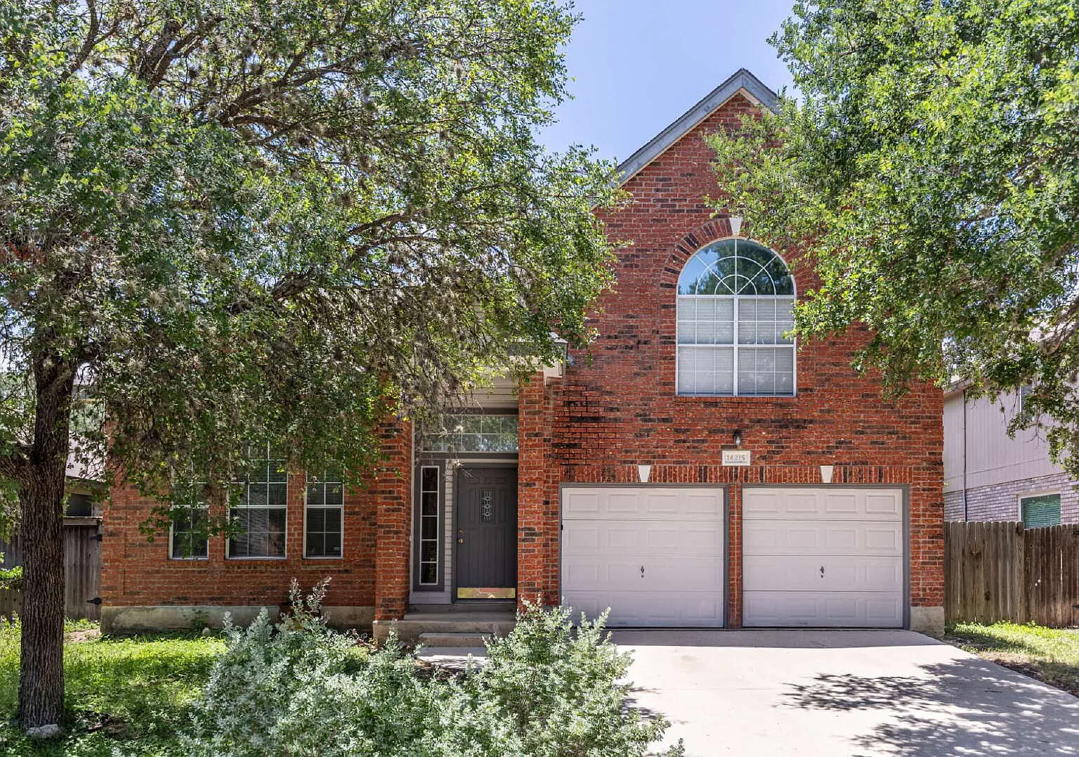 3 bed, 2.5 bath, 2114 sqft, $1,795 — Photo 1