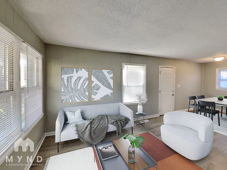 303 Alda Dr — Photo 2