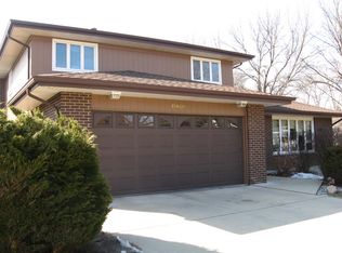 10600 Chamonieux Dr, Palos Hills, IL