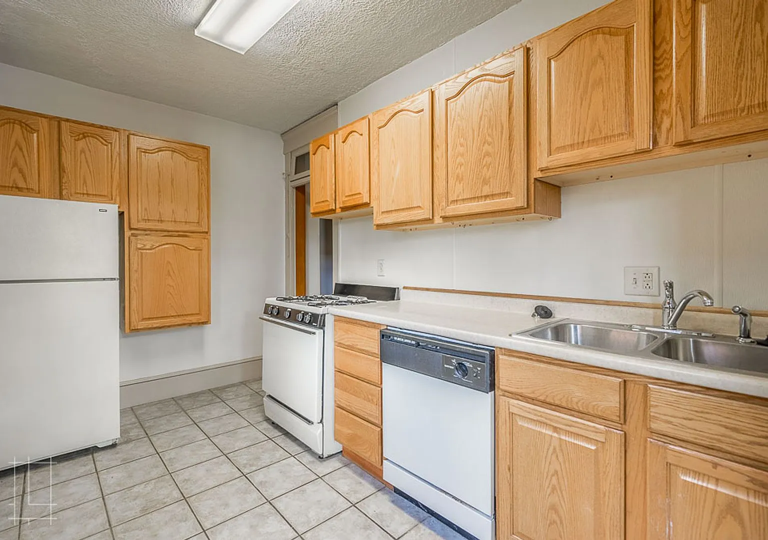 83 King Ave — Photo 1