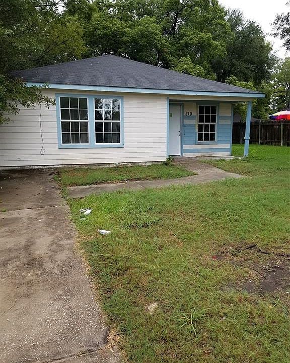 1st image of 210 Oakdale St