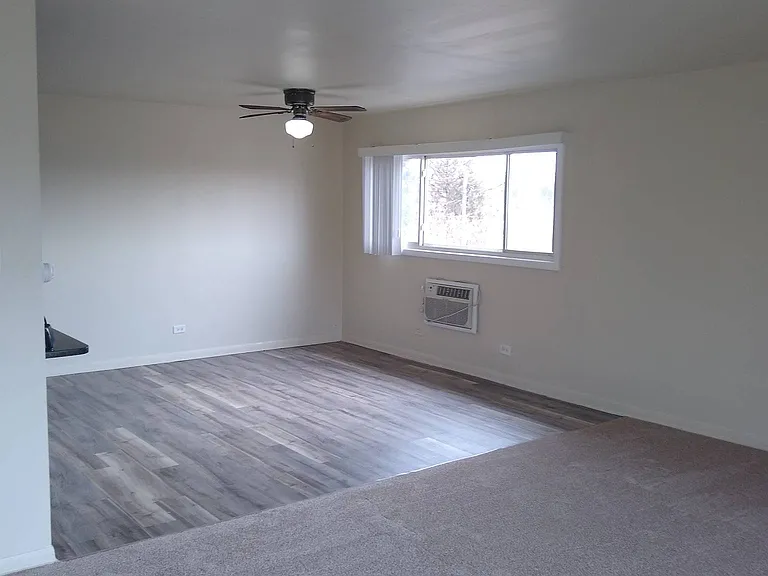 9957 S Cicero Ave #308 — Photo 4