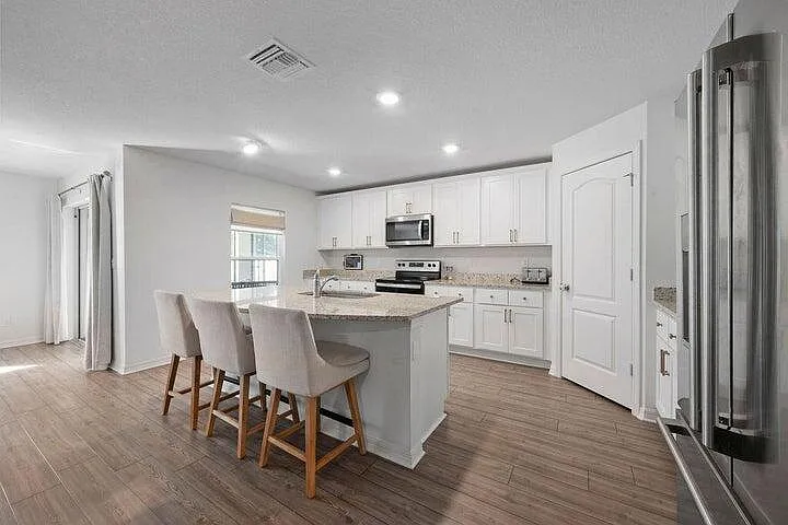 414 SW Dahled Ave — Photo 7