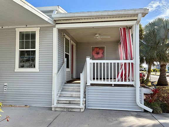 5th image of 943 Lucaya W