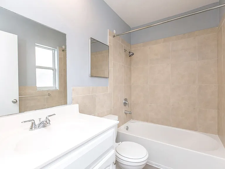 Aqua @ 66th — Photo 12