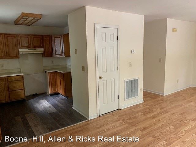 2nd image of 100 Zinnia Ct