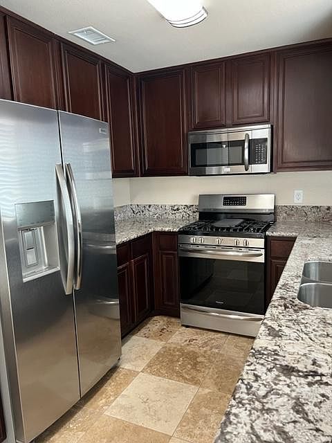 1st image of 523 Hart Dr APT 3