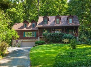 311 Secretariat Ln, Fairview, NC 28730