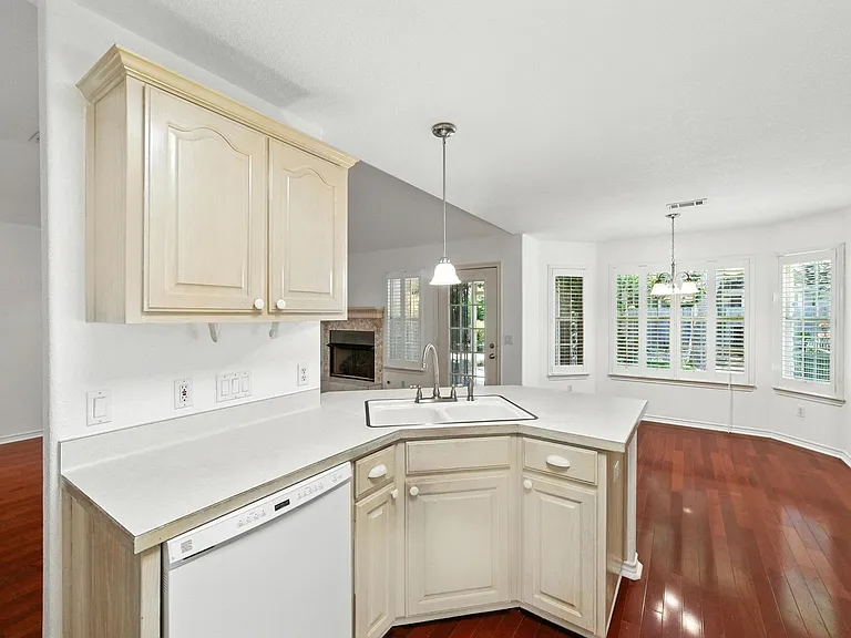 125 Melissa Ct — Photo 16