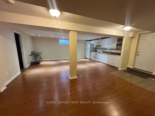 685 Everlasting Cres #B — Photo 7