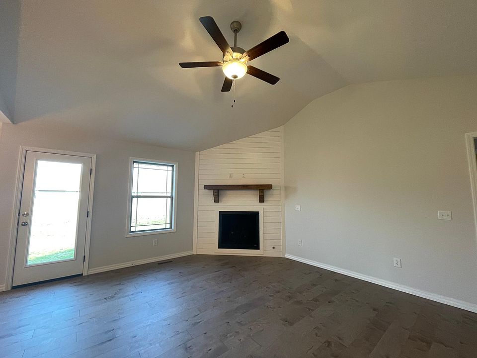1st image of 5623 W Pine St