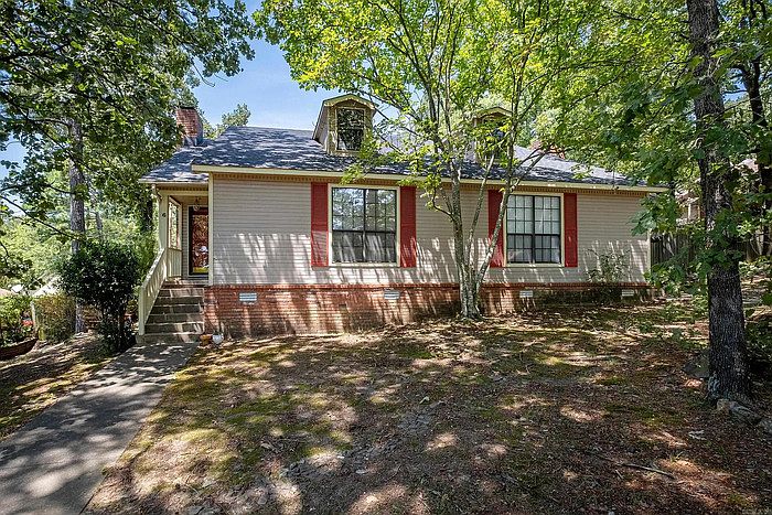 1st image of 6 Woodlore Cir