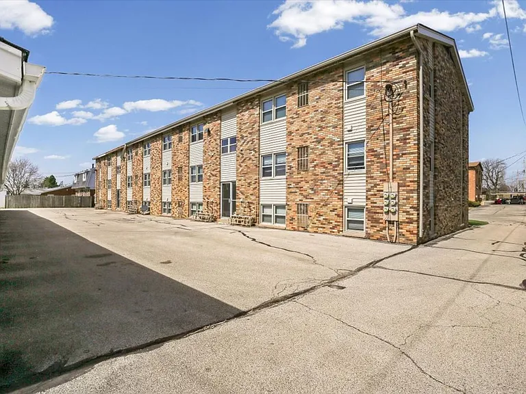 309-311 Robinhood Ln — Photo 35