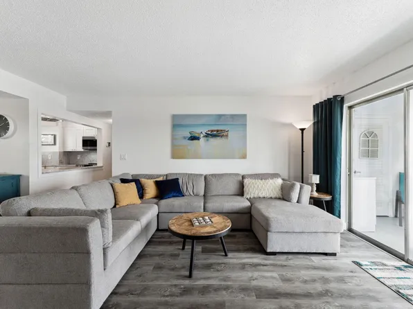 701 Lori Drive #304, Palm Springs, FL 33461