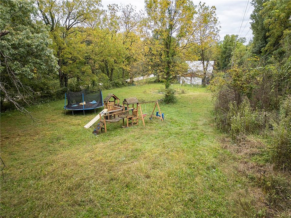 13th image of 32516 N 1700 East Rd