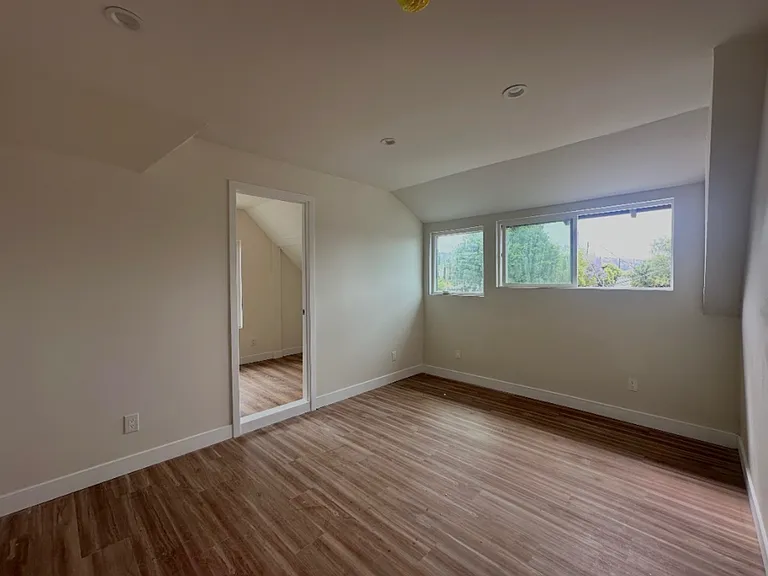 Newly Renovated 2BD/2BA with Garage — Photo 8