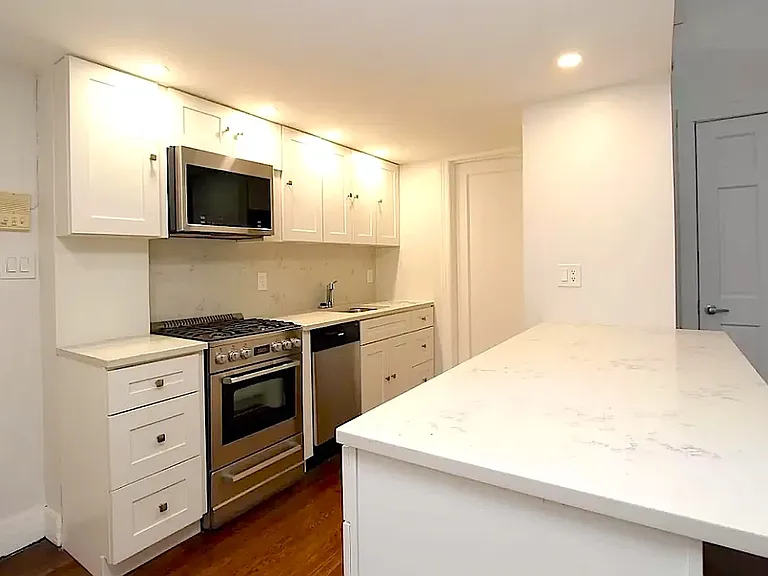 54 W 74th St #310 — Photo 2