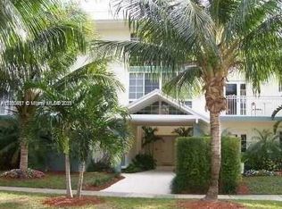 290 Sunrise Dr #1-B, Key Biscayne, FL 33149