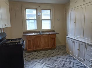 1975 W Melvina St, Milwaukee, WI 53206