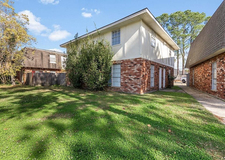 1st image of 55 Brandon Hall Dr APT B