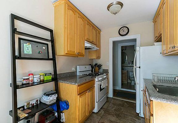 3rd image of 357 E Houston St #2B
