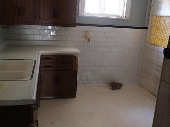 5th image of 4123 S Benton Ave