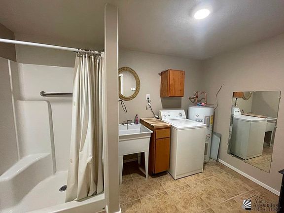 5th image of 13543 E 43rd Ln
