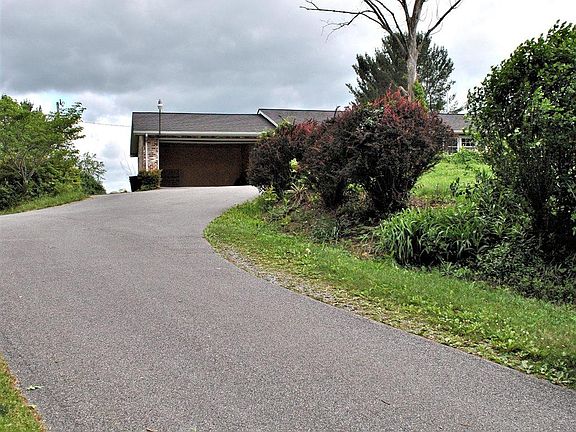 2nd image of 250 Dunlap Dr NE