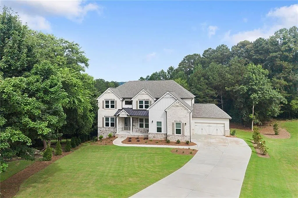 5 bed, 4.5 bath, 4200 sqft, $5,450 — Photo 2