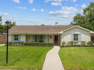 10046 Meadow Lake Ln, Houston, TX 77042