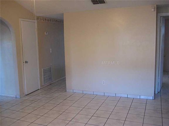 3rd image of 6806 Middlewood Ct