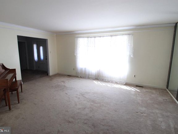 3rd image of 83 Boothby Dr