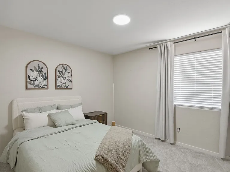 4722 E Saint John Rd — Photo 13