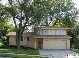 4011 N 97th St, Omaha, NE 68134