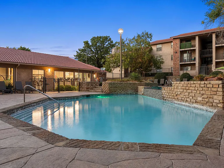 C242360_Calloway_Twilight_Pool3_02_1