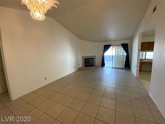 3rd image of 4412 Misty Breeze Cir