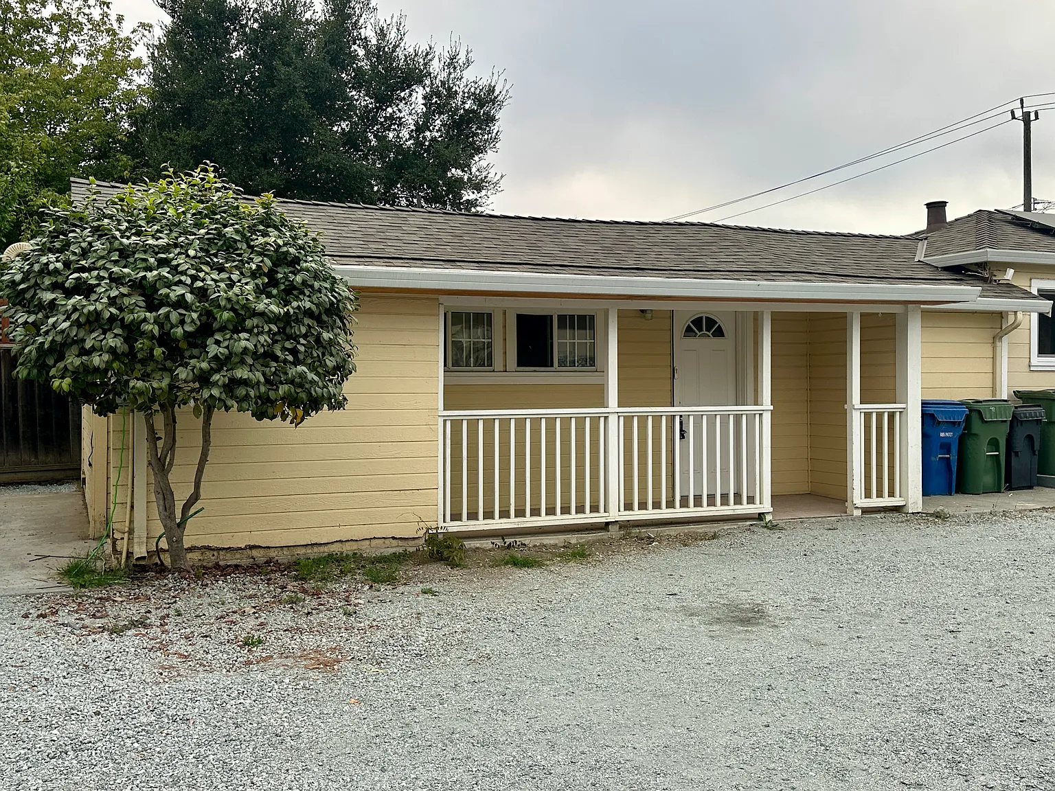 2 bed, 550 sqft, $3,300 — Photo 1