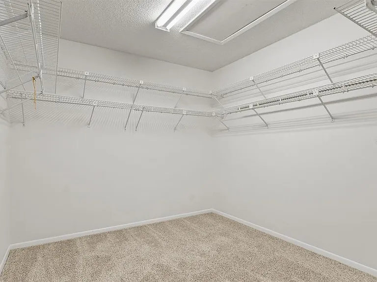 10206 Lakeview Dr — Photo 28