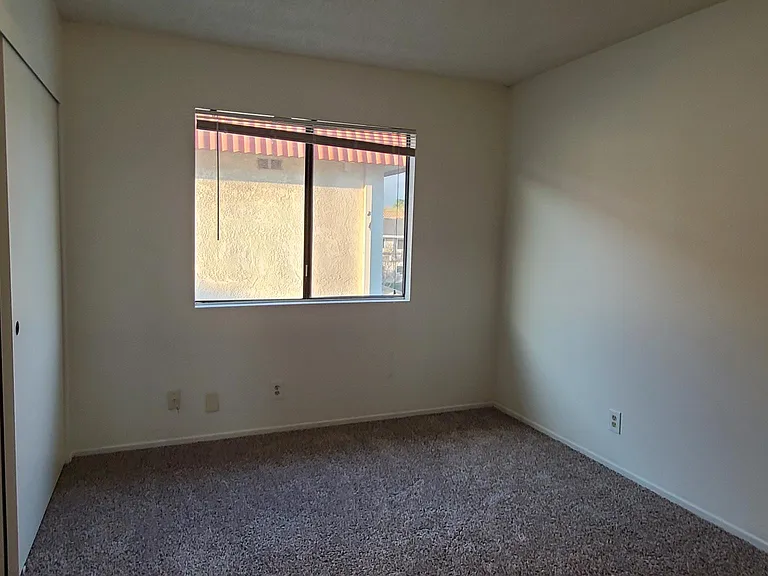 132 N Marengo Ave #D — Photo 8